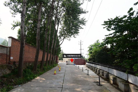 花键轴家属院3室2厅1卫135㎡